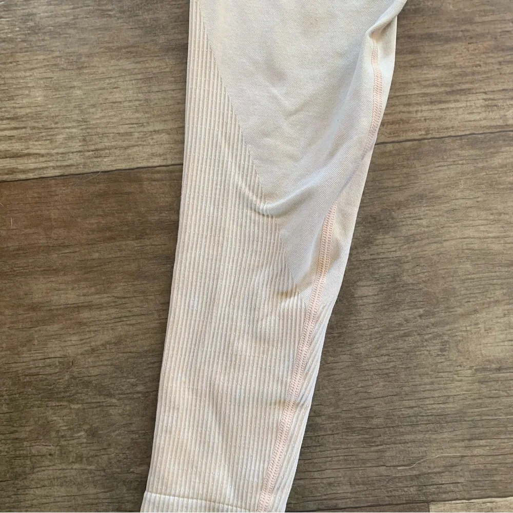 Victoria’s Secret PINK cream leggings high rise seamless - Picture 4 of 11